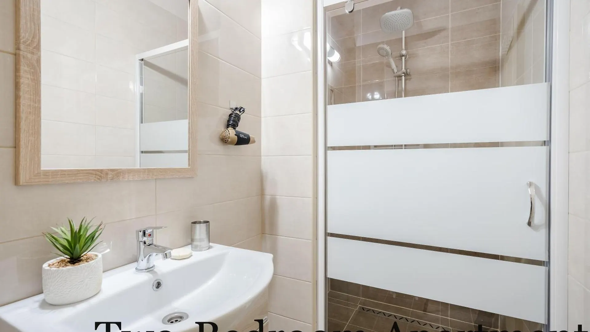 Bpr Luminous Design Apartments Budapest